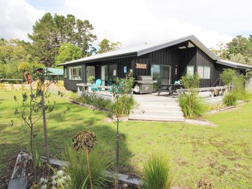 117 Puriri Place, Matarangi