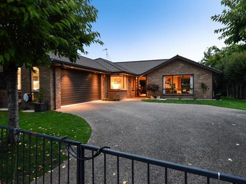 7 Compton Grove, Huntington