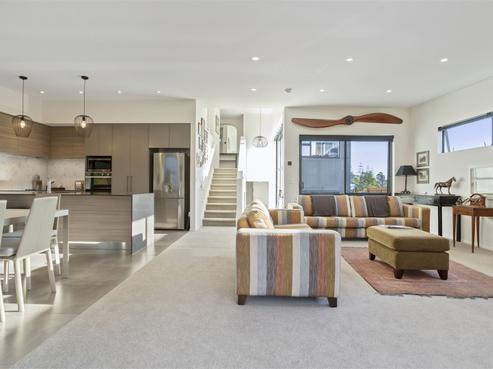 2 Gateway Avenue, Beachlands