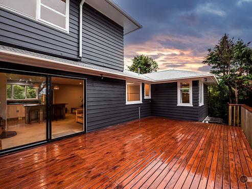 8 Foster Crescent, Belmont