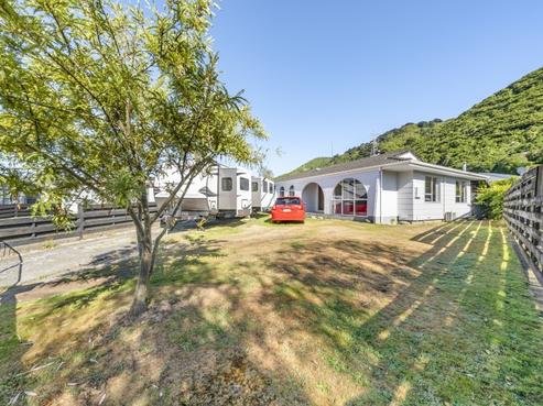 5 Indiana Grove, Totara Park