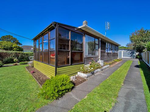 1 Robbins Crescent, Hawera