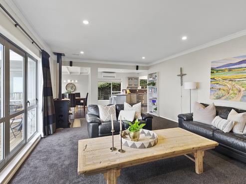 19 Edgeware Road, Wilton