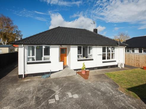 49 Montgomery Crescent, Bader