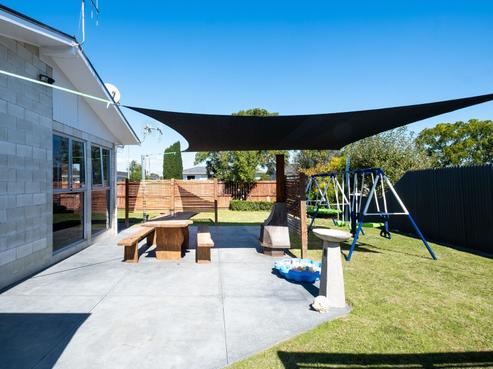 101 Clarence Cox Crescent, Pirimai