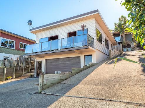 972 Brighton Road, Brighton