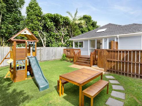 50 Yeovil Road, Te Atatu Peninsula