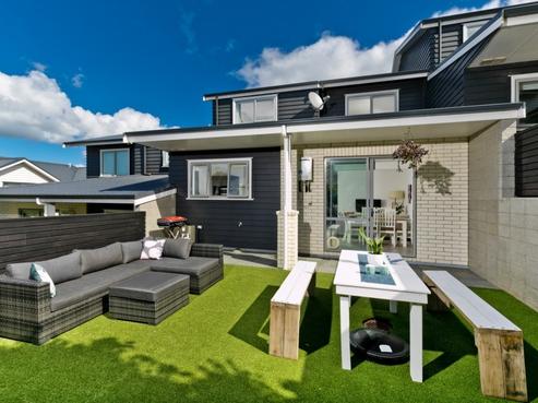 11 Boardwalk Rise, Long Bay