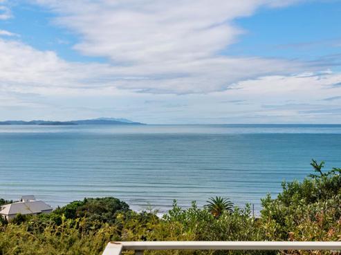 276 Whangaparaoa Road, Red Beach