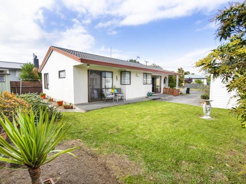 33 Warwick Crescent, Taradale
