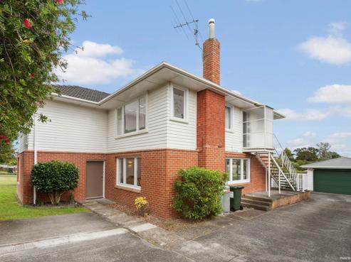 1 Amberley Avenue, Te Atatu South