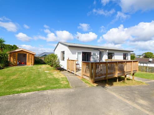 35 Addison Drive, Glendene