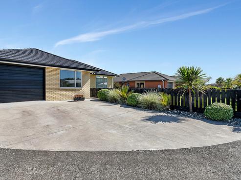 86 Barbados Way, One Tree Point