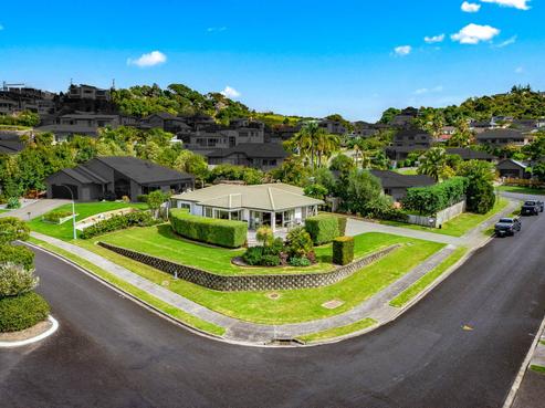 4 Ambassador Glade, Orewa