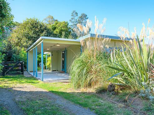 90 Hall Road, Sawyers Bay
