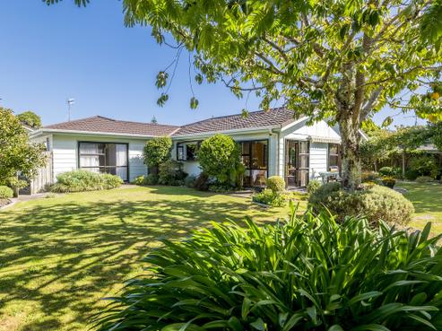 22 Rosebank Grove, Waikanae