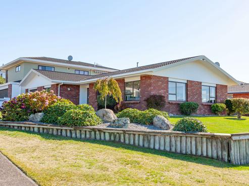 1/4 Reeves Road, Acacia Bay