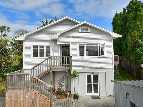 18 Rautawhiri Road, Helensville