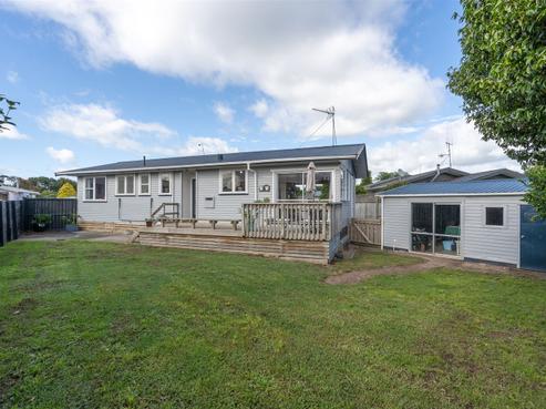 14 Pamela Place, Deanwell