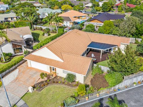 8 Gaylord Place, Conifer Grove