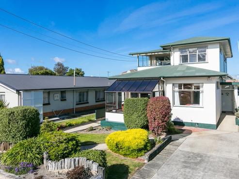 107 Macandrew Road, South Dunedin