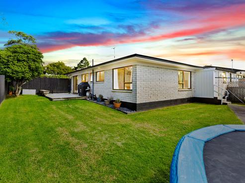 2/53 Taioma Crescent, Te Atatu Peninsula