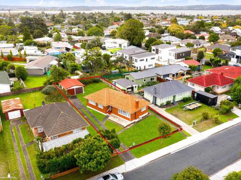 21 Hereford Street, Te Atatu Peninsula