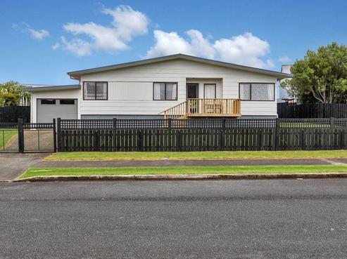 15 Townsend Place, Tikipunga
