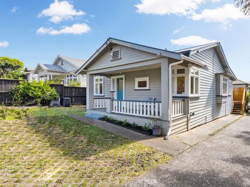 101 West End Road, Westmere