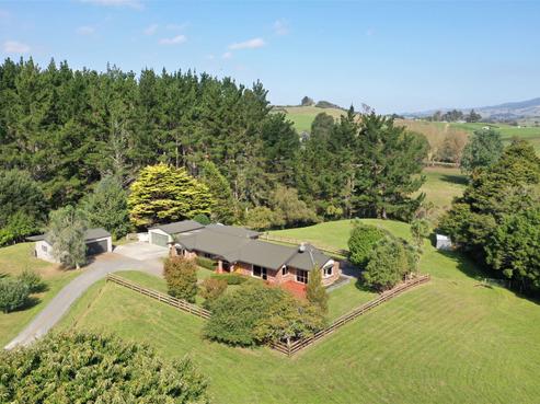 757 Grove Road, Te Pahu