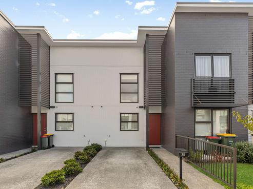 30 Vincent McGrath Crescent, Swanson