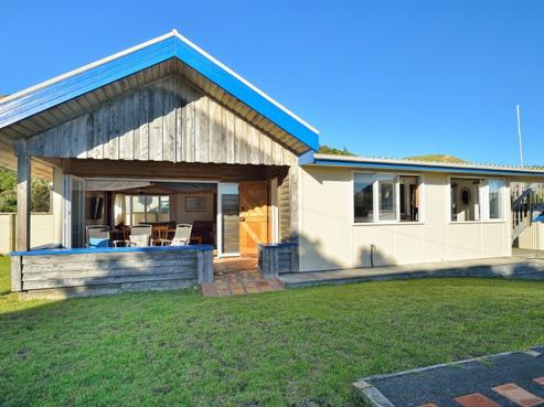 42 Moana Drive, Mahia