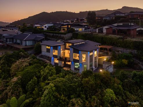 25A Riverstone Drive, Riverstone Terraces