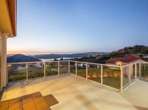 15 Aspiring Terrace, Aotea