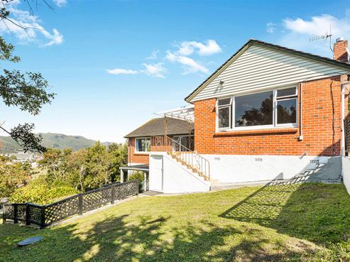 14 Wairere Road, Belmont