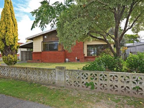 96 Clarence Cox Crescent, Pirimai