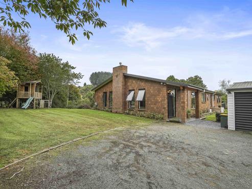264 Limeworks Loop Road, Te Pahu