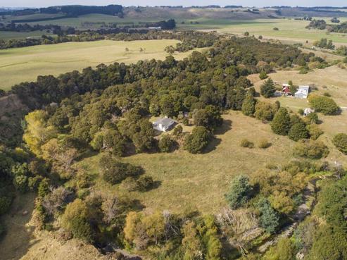1498 Halcombe Road, Halcombe