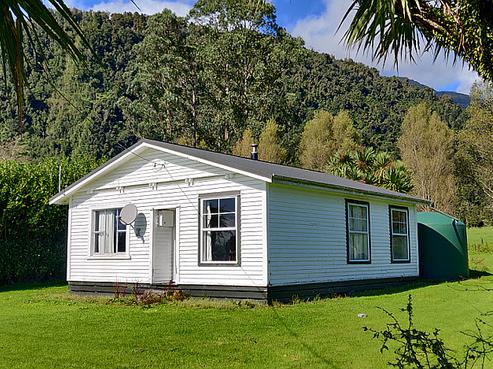 297 Franz Josef Highway, Whataroa