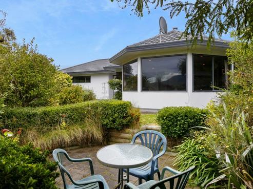 25 Robinson Terrace, Rangatira Park
