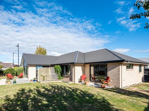 27 Jarnac Boulevard, Yaldhurst