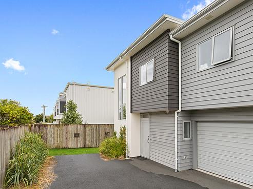 4/144 Old Farm Road, Hamilton East