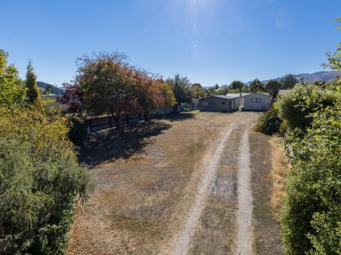 27 Main Road, Luggate