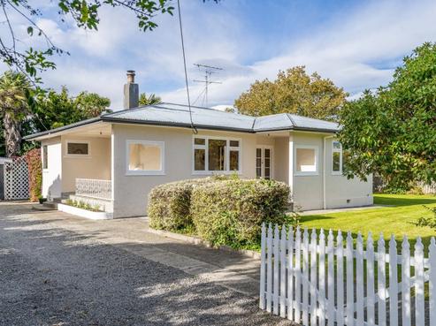 17 Mcmaster Street, Greytown