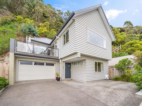 4/121 Muritai Road, Eastbourne