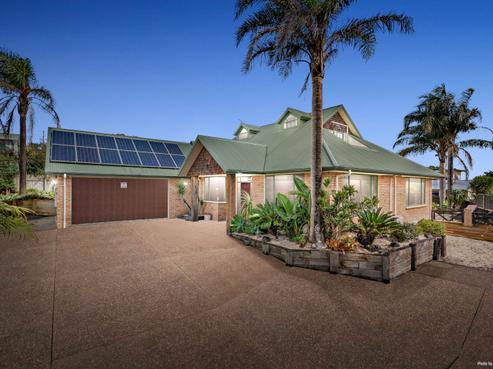 6 The Way, Beachlands