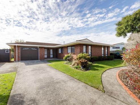 22 Saint Ives Grove, Whalers Gate