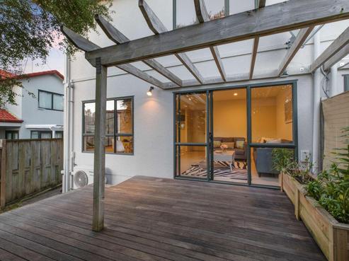 4/42 Fields Parade, Oteha