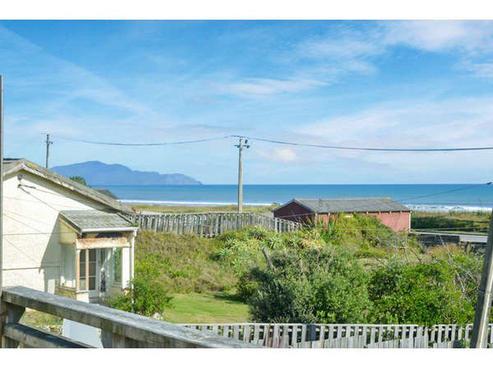 92A Marine Parade, Otaki Beach