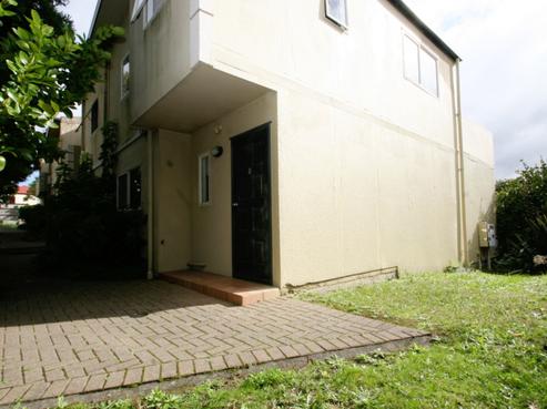 1/11 Spencer Road, Oteha